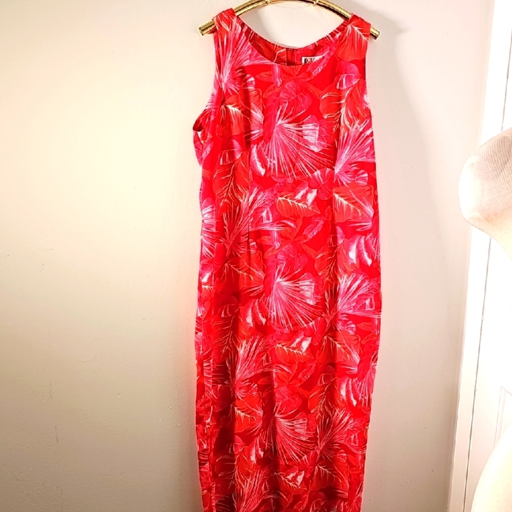 Elegant Red/pink Floral Sleeveless‎ Dress. Size 16. Lovely.